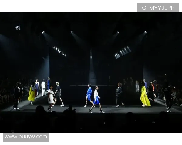 游戏文化与时尚潮流的碰撞联名服饰引领街头新风尚